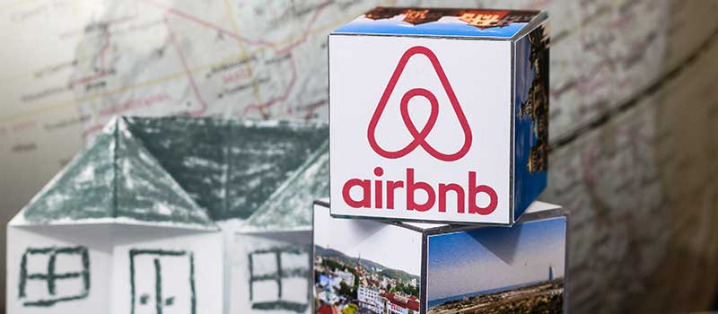 12. Airbnb - Brand values, personality, tagline and messaging